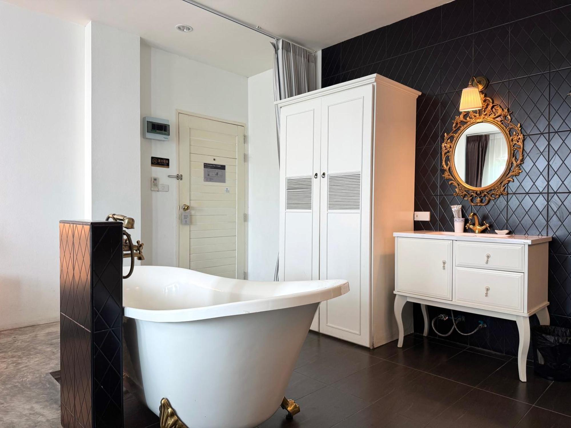 Nidhra Lanna Hotel Чиангмай Экстерьер фото