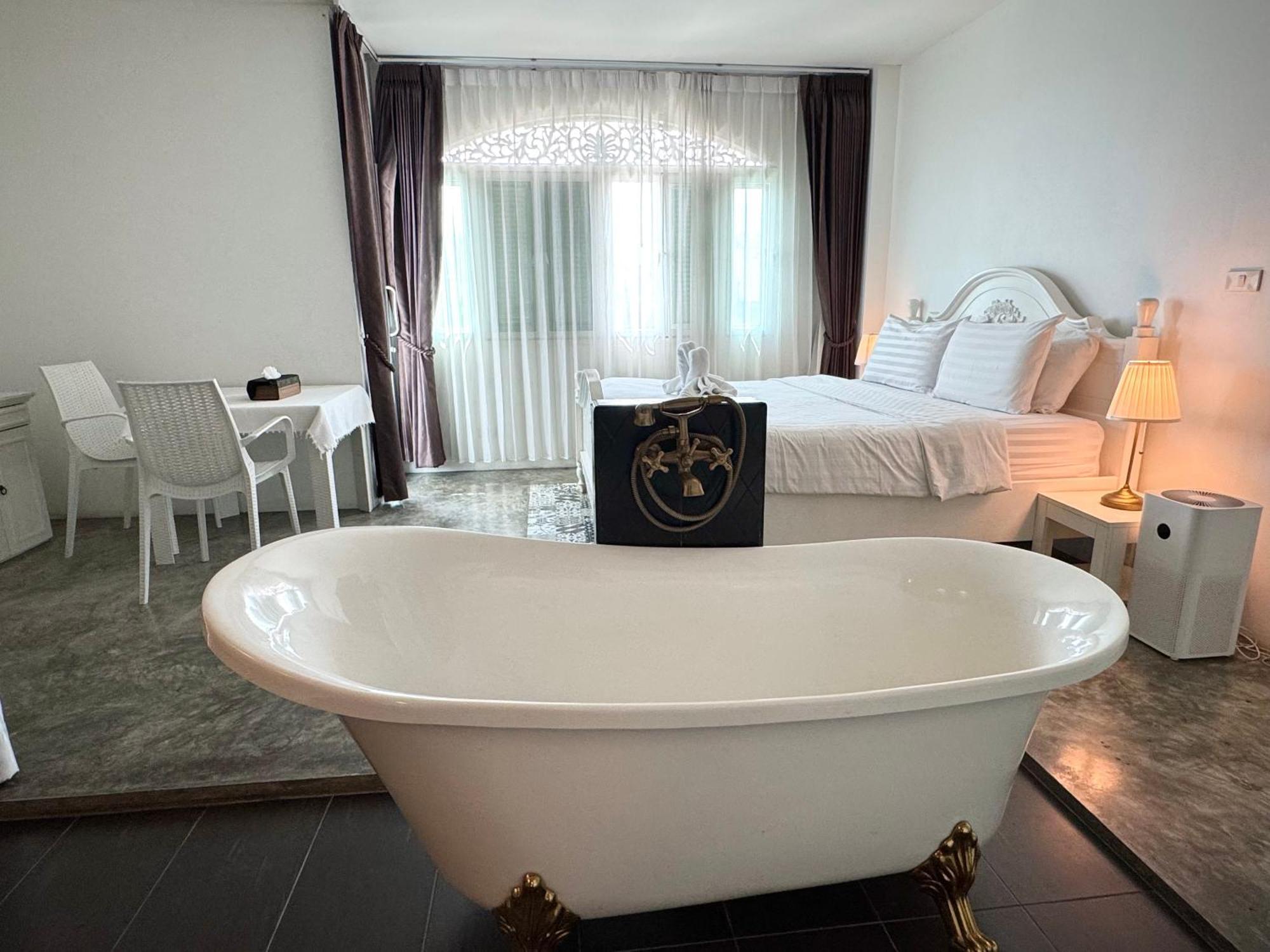 Nidhra Lanna Hotel Чиангмай Экстерьер фото