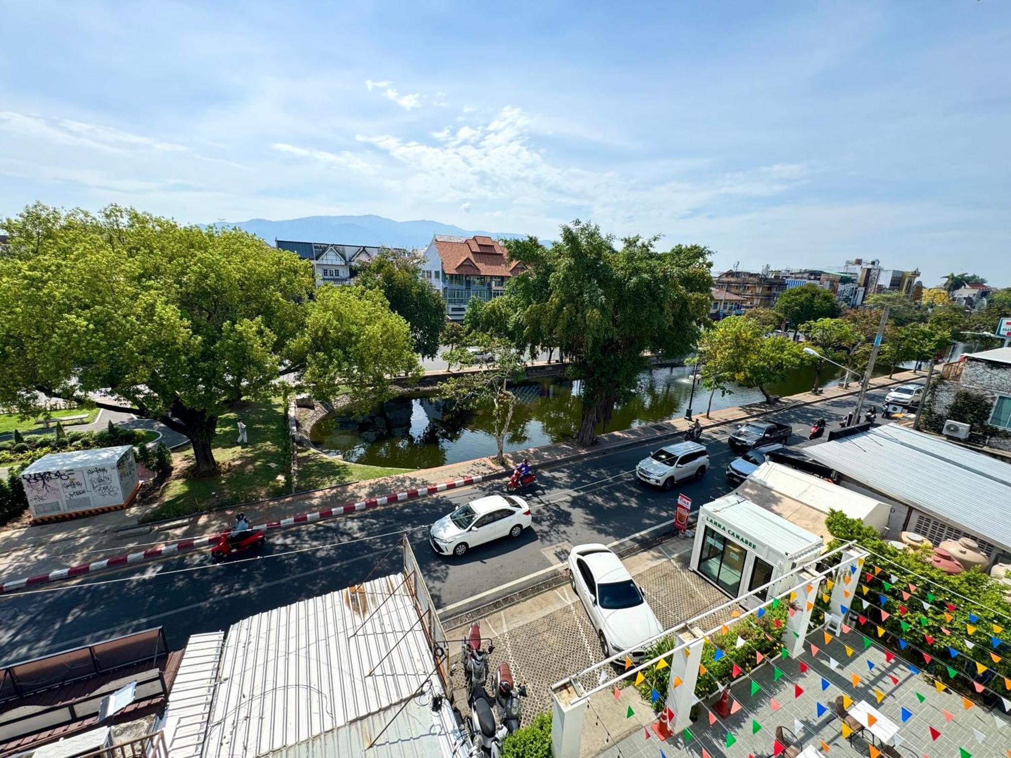 Nidhra Lanna Hotel Чиангмай Экстерьер фото